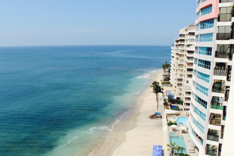 chambre-hote-AUPS-min_beach_ocean_shore_hotel_palm_tree-33726